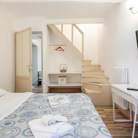 Elephant's Smile קטאניה